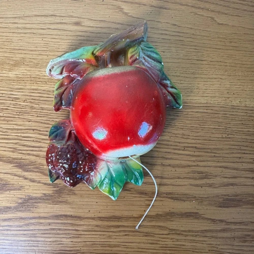 Vintage 1940s‎ Chalkware Apple Fruit Leaves Wall Decor Hanging String Dispenser
